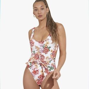 Maaji Women's Standard Classic One Piece without Soft Cups small